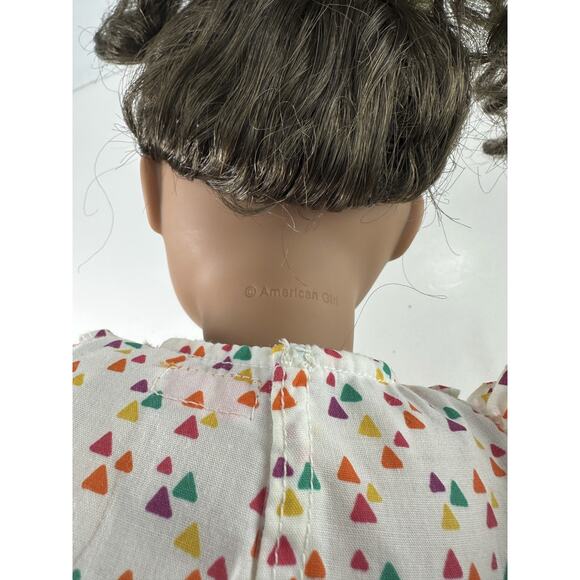 American Girl Truly Me Doll – Green Eyes – Brown Curly Hair 18" Medium Tan Skin - Picture 9 of 16